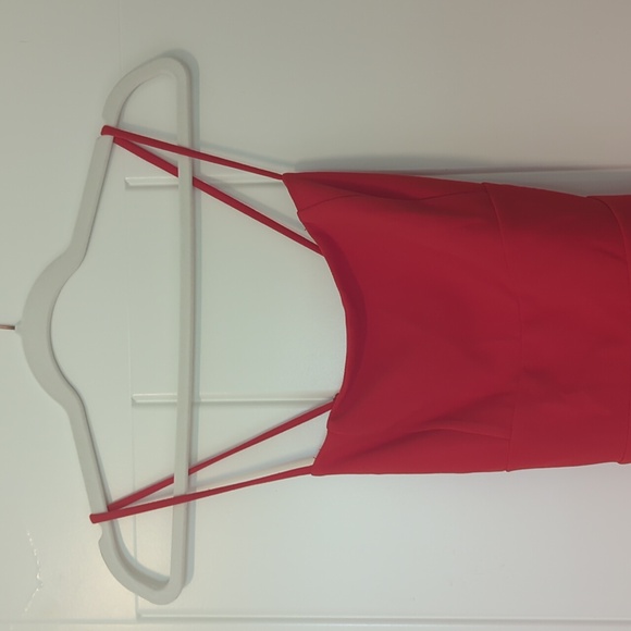 Lulu's asymmetrical hem baby red dress - Picture 2 of 3